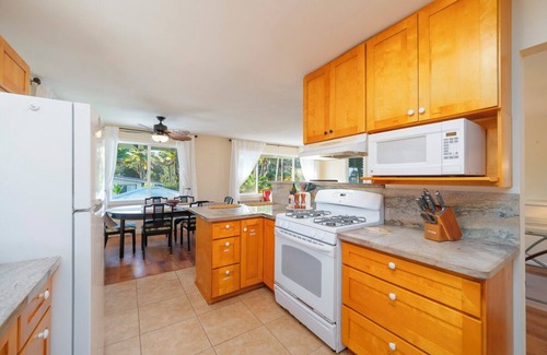 Kapoho House | Family 4BR Retreat Pool, Hot Tub, BBQ grill
