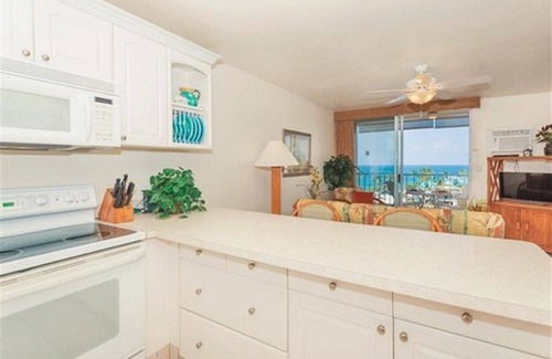 Historic Kailua Village Condo | Full Ocean Sunset View, Fully Equipped 6th Floor Condo KV602