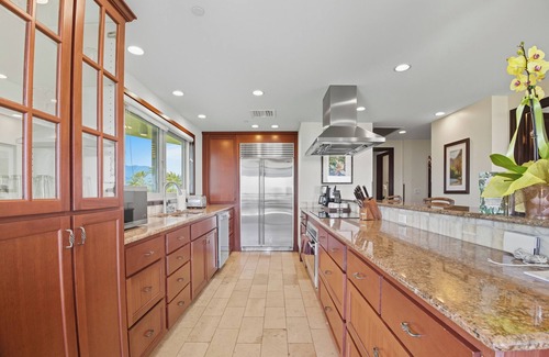 Wailua Condo | G301 - Extra Large Ocean View Corner Suite in Kapaa, Steps to Beach, AC, Pool!