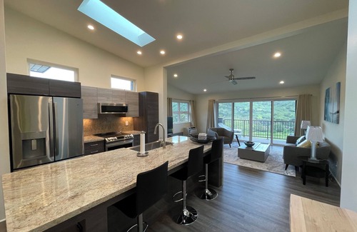 Moanalua House | GOLF COURSE FRONTAGE, HOME "B", RENT UP TO 5 HOMES TOGETHER IN 2027. NEAR JBPHH,