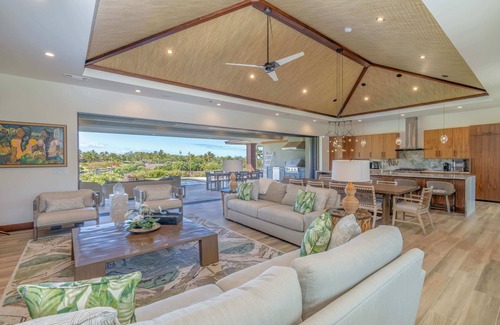 Kamuela House | Gorgeous Hapuna Estate - Short Walk to Beach