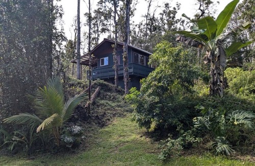 Pahoa Cabin | Gorgeous, Newly Built, Cabin- Off the Grid & 10 Minutes from Black Sand Beaches!