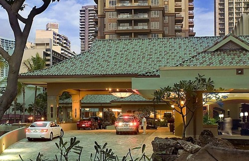 Waikiki Resort | Grand Waikikian - 1BR Plus at Hilton Hawaiian Village, Waikiki
