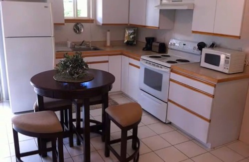 Pukalani Apartment | Hale Aku Bed and Breakfast