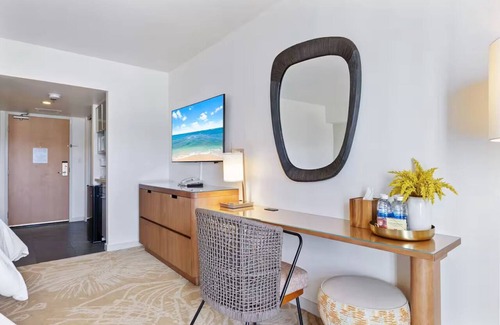 Ala Moana Apartment | High Floor-32F-Ala Moana Hotel w/Premium Double Room-Mountain View