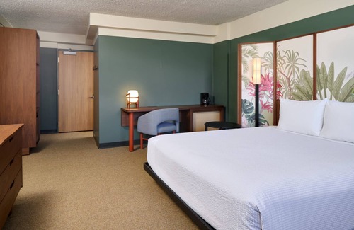 Ala Moana Hotel | High Floor City View King, Elevated Garden Escape, Poolside Comfort, Near Beach