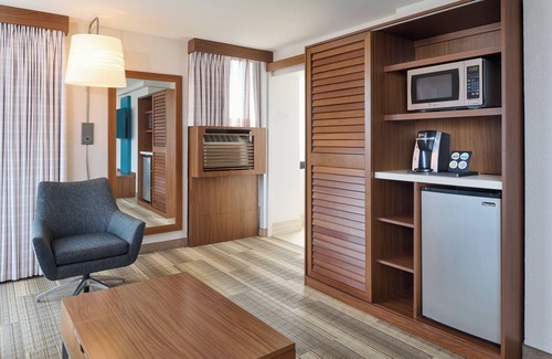 Waikiki Hotel | Holiday Inn Express Waikiki by IHG