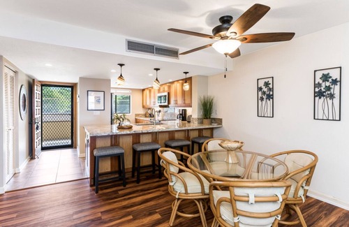 Kailua-Kona Condo | HOLUALOA BAY VILLAS#105: REMODELED, SPACIOUS, OCEAN VIEWS, AIR CONDITIONING!