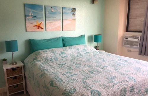Waikiki Apartment | Hotel Condo KING BED Studio with Resort Pool and Canal View