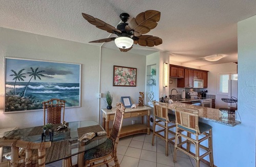 Kihei Condo | Hotel-zoned OCEAN FRONT GROUND FLOOR! Menehune Shores 121