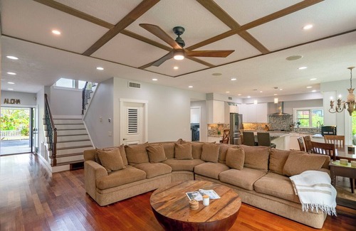 Princeville House | House with AC, Theater Room, Pool, Built in speakers