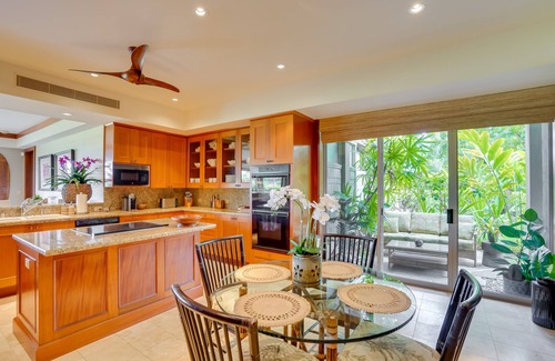 Kaupulehu Condo | Hualalai Condo: Walk to Beach and Resort Amenities