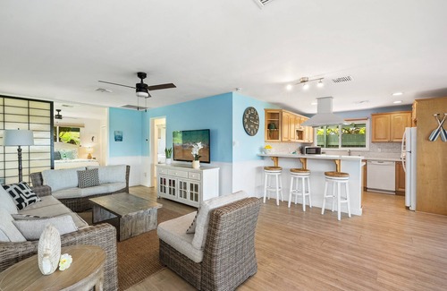 Kaanapali Condo | ICC 30 Remodeled 2BD Cottage Across the Street from Kahekili Beach
