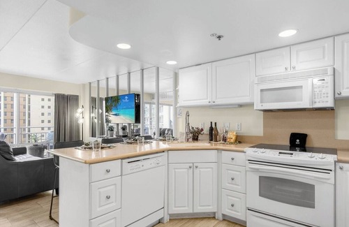 Waikiki Condo | Ilikai Hotel | 2 Ocean view Studios, Sleeps 10 | Car Incl. w/6+ Nights | ML-4142