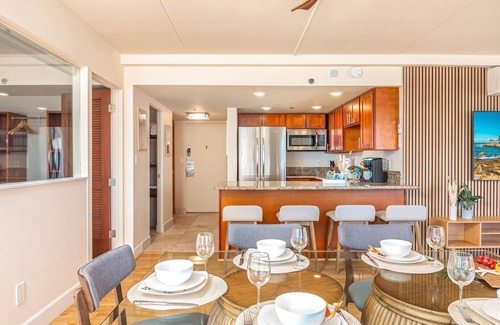 Waikiki Hotel | Ilikai Hotel, 2Units, Sleeps 10 in total. Great for Families & Groups
