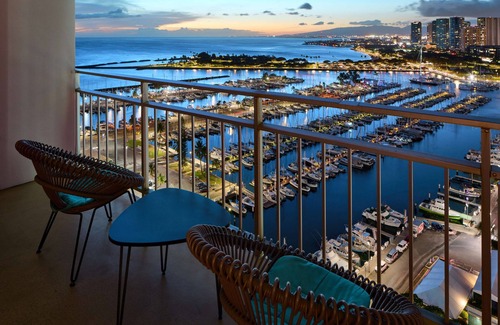 Waikiki Hotel | Ilikai Hotel & Luxury Suites