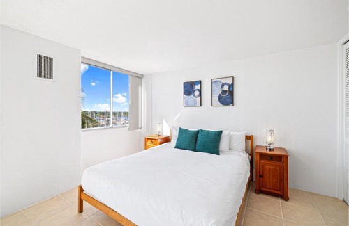Waikiki House | Ilikai Marina 6FL Ocean View & Marina, Renovated