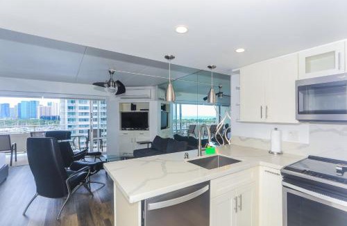 Waikiki House | Ilikai Tower 1033