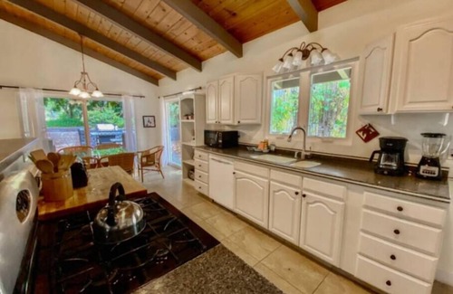 Keauhou House | Incredible 5br He'eia Bay Pool Home w/hot tub for 16!