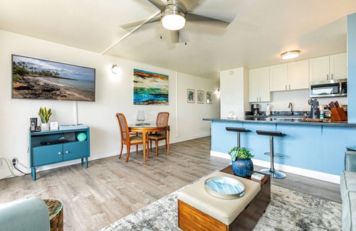 Kihei Condo | Island Surf #502 Great Location, Ocean View, Across from Kalama Park, A/C