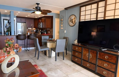 Kahana Condo | Kahana, Hololani, Spacious 4 BR, Beachfront, Sleeps 12