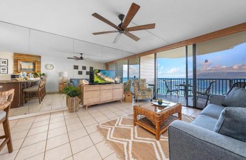 Kahana House | Kahana Reef 201 · KR 201 OceanFront 1BD Condo w Ocean Views Pool