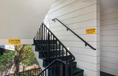 Kahana House | Kahana Reef 201 · KR 201 OceanFront 1BD Condo w Ocean Views Pool