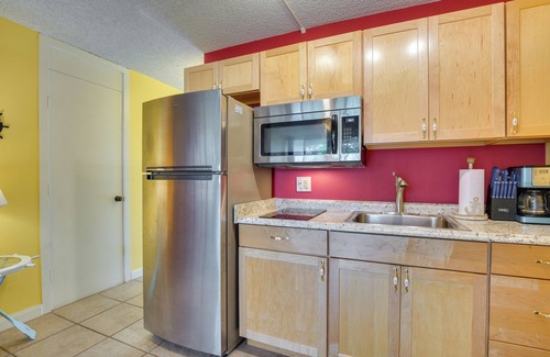 Historic Kailua Village Condo | Kailua-Kona Studio - Walk to Hale Halawai Park!