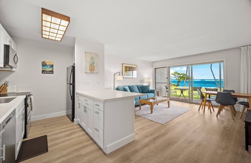 Wailua Condo | Kapaa Shore Resort A101, Oceanfront, King Bed, Ground Floor, End Unit, AC