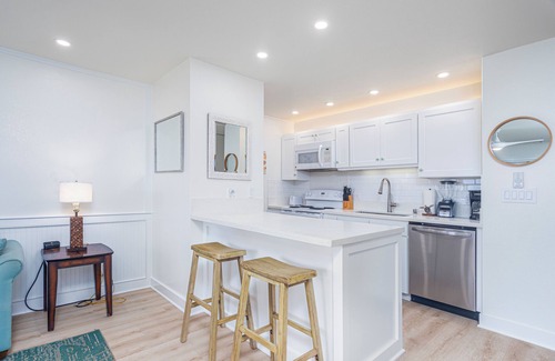 Wailua Condo | Kapaa Shore Resort A106, Oceanfront, King Bed, AC, Ground Floor, Comp Wifi