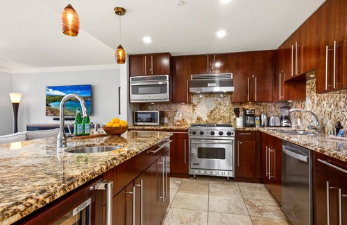 Honokowai Condo | KBM Resorts | 2 FREE CARS | Honua Kai Hokulani | Ocean view | 5-Bedroom condo, easy beach and pool access with full resort amenities! HKH-204/36
