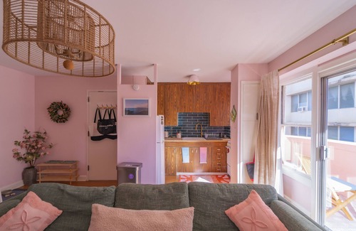 Waikiki Condo | King Bed Suite Luxury Row Waikiki Retreat