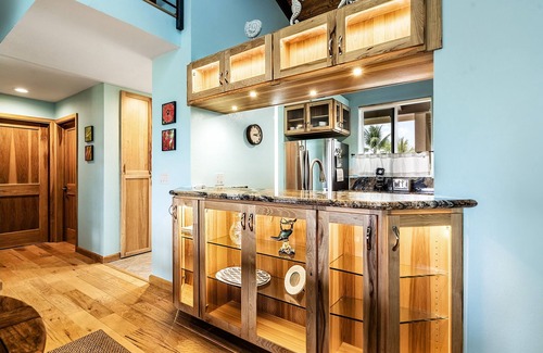 Kahaluu Bay Condo | KKSR#7303 Remodeled Top Floor Unit With Loft, Golf Course Views