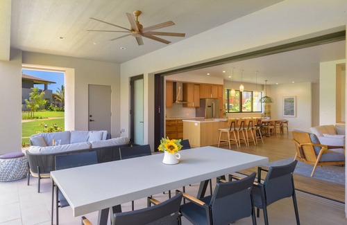 Honokowai Villa | KLVR welcomes you to Honua Kai Luana Oceanfront Resort Resort & POOL view