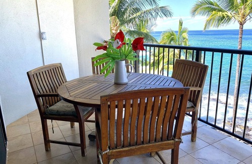 Kailua-Kona Apartment | Kona by the Sea Oceanfront Condo KBTS407