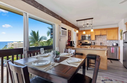 Historic Kailua Village Apartment | Kona Mansions 5-minute Walk to Honls Beach