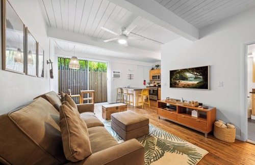 Historic Kailua Village Condo | Kona Pacific 2BR/2BA Condo, Pool, Bbq, Steps to Kona Town!