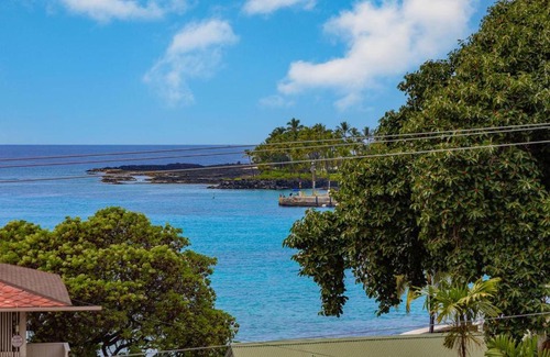 Historic Kailua Village House | Kona Plaza#302: Third Floor, Ocean View, AC!