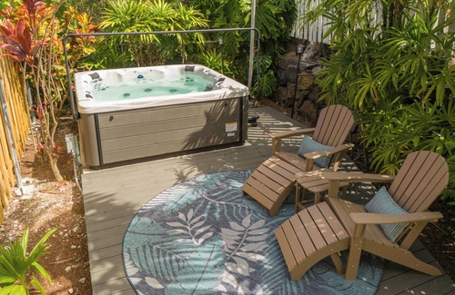 Historic Kailua Village Apartment | Kona Polynesian King - Tropical Island Soul