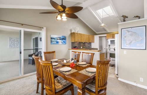 Historic Kailua Village House | "Kona Sunset House" on Walua: Breathtaking Ocean Views with Incredible Pool!