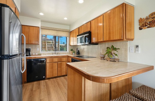 Wailua Condo | Lae Nani 321 . Exceptional, A/C, Beachfront Condo