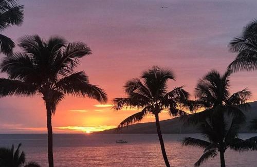 Kahana Apartment | Lahaina Beachfront Oceanview Seaside Retreat SoothingWaves