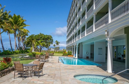 Historic Lahaina Front Street Apartment | Lahaina Shores Beach Resort By Castle