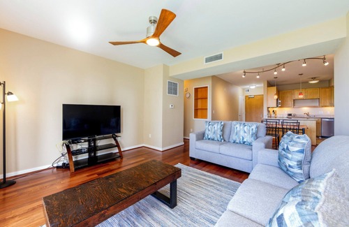 Waikiki Condo | Lanikea At Waikiki condo in Waikiki with parking (30 Nights Minimum Stay)