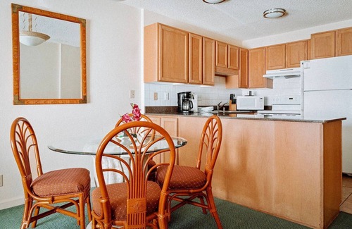 Nawiliwili Resort | LAST MINUTE DEAL! 2BR in Lihue, minutes from the beach. Perfect for a getaway!