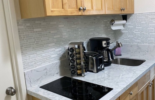 Waikiki Condo | Lovely Studio with Million Dollar View of Waikiki and close to everything!