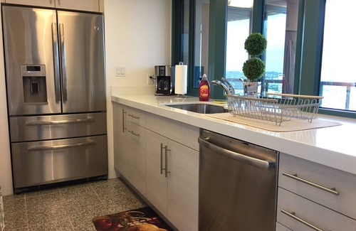 McCully - Moiliili Apartment | Luxurious 2-Bedroom Retreat in the Heart of Waikiki.