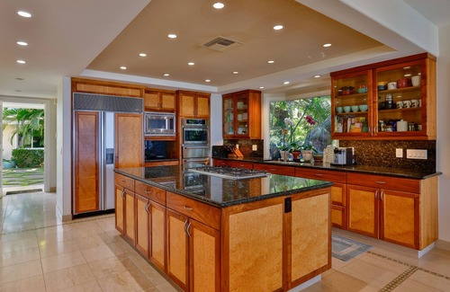 Kailua-Kona House | Luxury Kona Beach Estate Oceanfront, Pool, Aircon,Sunsets,Celebrations,PizzaOven