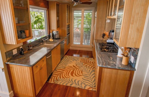 Kamuela Villa | LUXURY PUAKO BEACHFRONT ESTATE and GUESTHOUSE