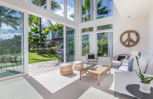 Kaiulani Condo | Luxury Townhome w/ Resort Pool/Spa, AC & Mountain Views: Kai Naia Hale